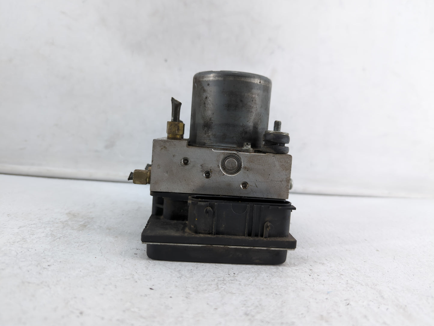 2010 Nissan Altima ABS Pump Control Module Replacement P/N:47660 ZX00A Fits OEM Used Auto Parts - Oemusedautoparts1.com