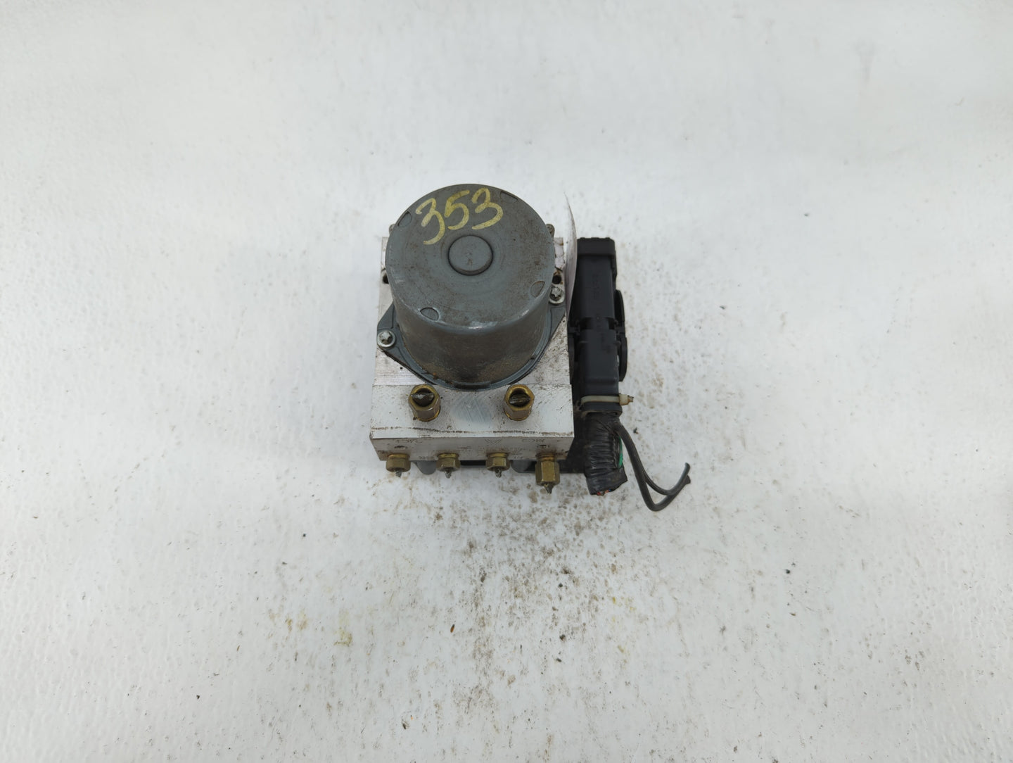 2010 Nissan Altima ABS Pump Control Module Replacement P/N:47660 ZX00A Fits OEM Used Auto Parts - Oemusedautoparts1.com