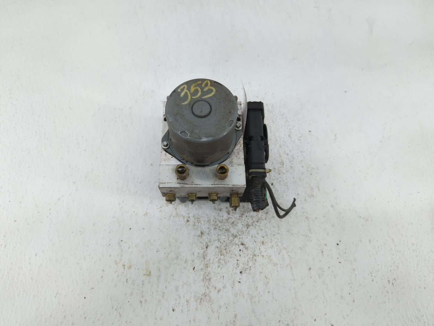 2010 Nissan Altima ABS Pump Control Module Replacement P/N:47660 ZX00A Fits OEM Used Auto Parts - Oemusedautoparts1.com
