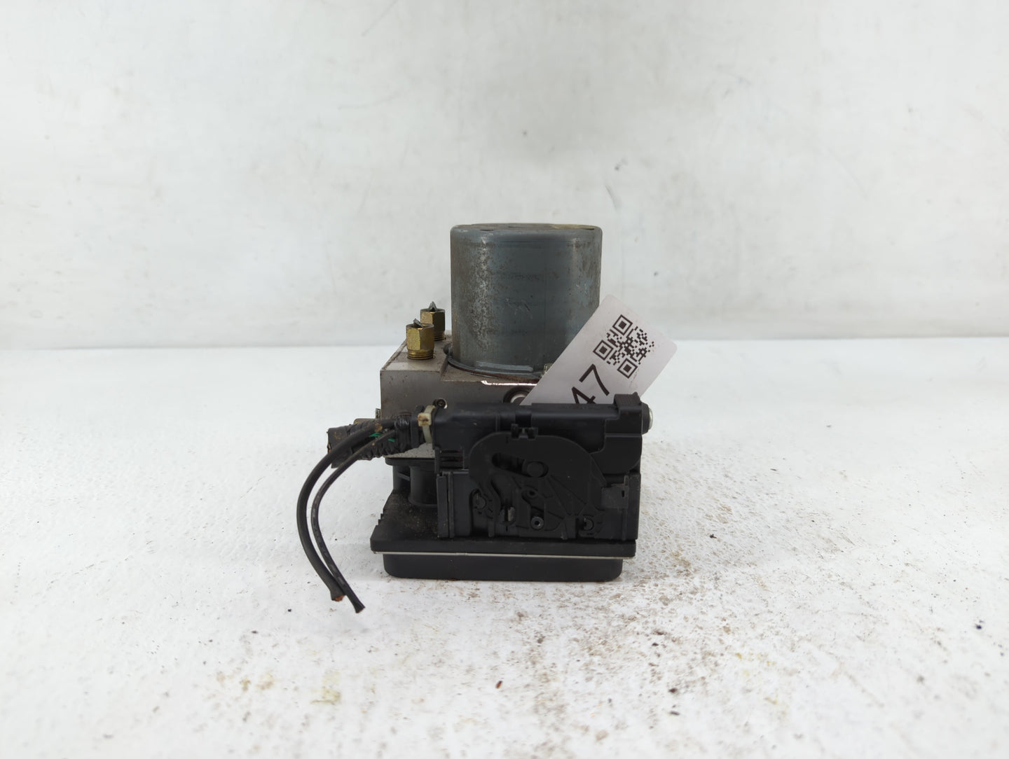 2010 Nissan Altima ABS Pump Control Module Replacement P/N:47660 ZX00A Fits OEM Used Auto Parts - Oemusedautoparts1.com