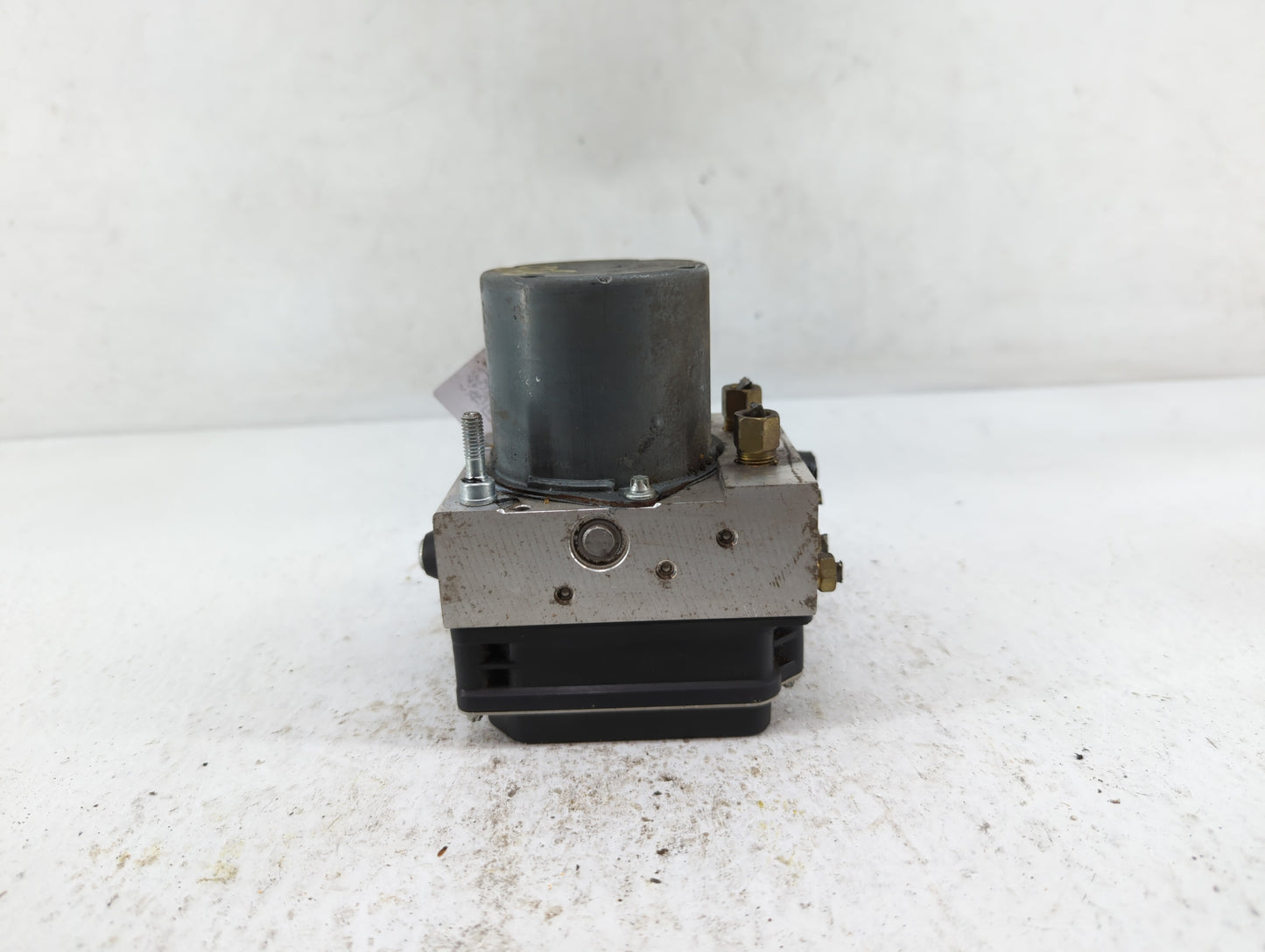 2010 Nissan Altima ABS Pump Control Module Replacement P/N:47660 ZX00A Fits OEM Used Auto Parts - Oemusedautoparts1.com