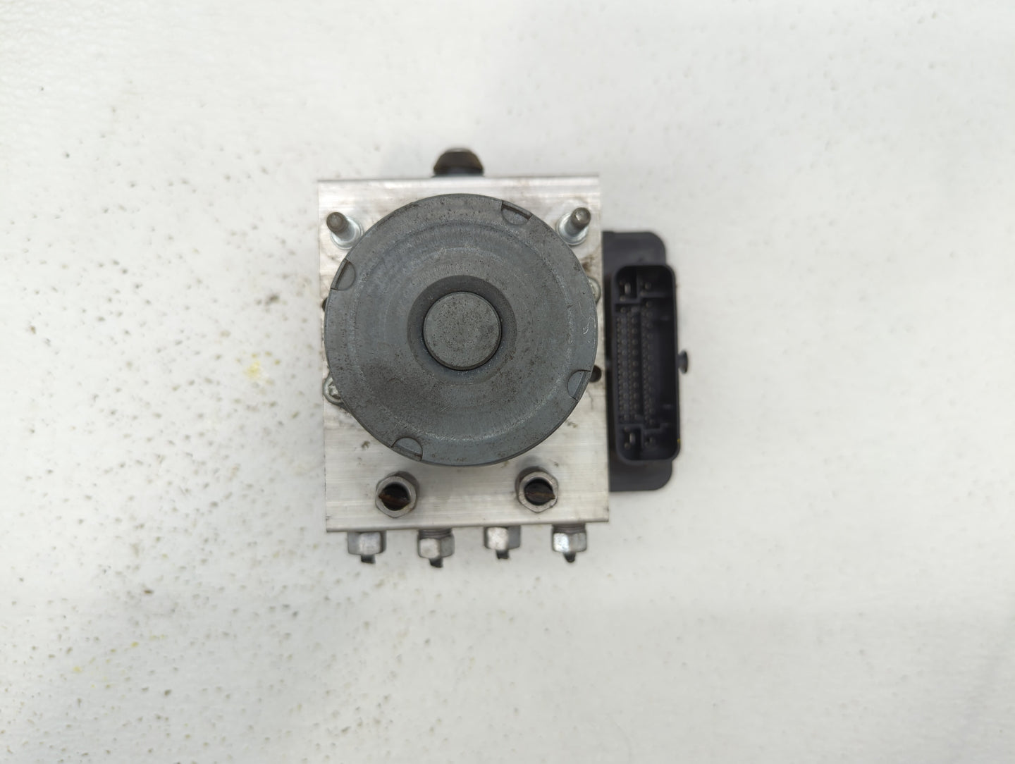 2010 Nissan Altima ABS Pump Control Module Replacement P/N:04779890AG 47660 ZX00A Fits OEM Used Auto Parts - Oemusedautopart