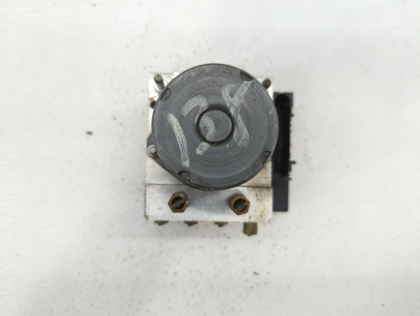 2010 Nissan Altima ABS Pump Control Module Replacement P/N:04779890AG 47660 ZX00A Fits OEM Used Auto Parts - Oemusedautopart