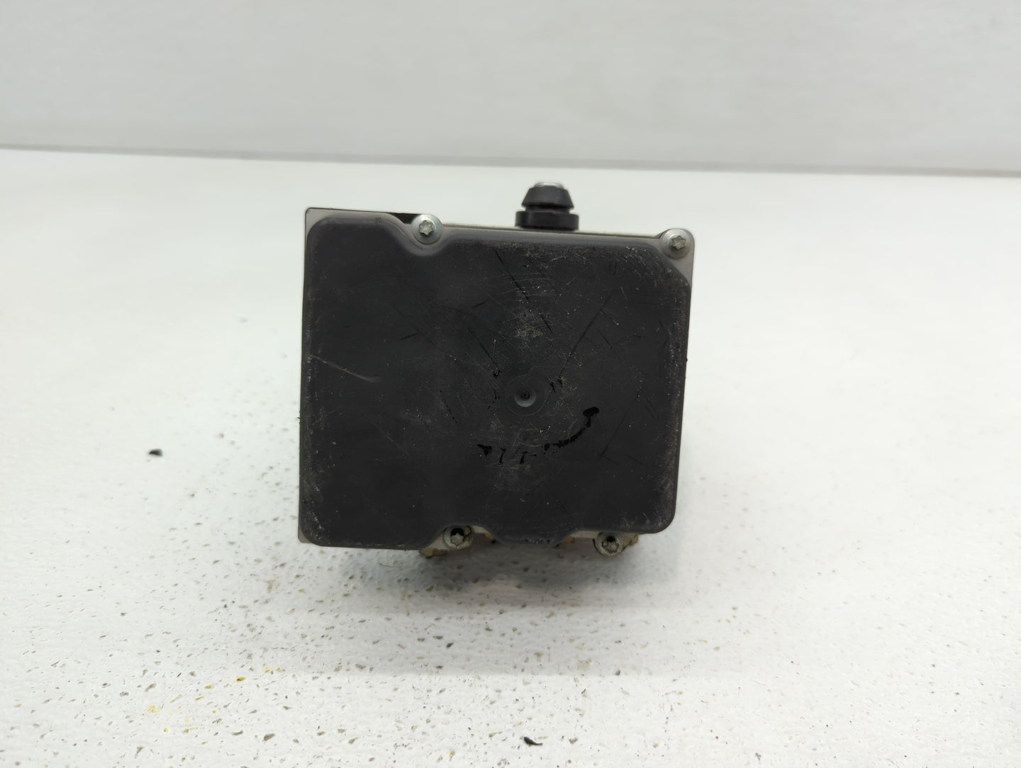 2010 Nissan Altima ABS Pump Control Module Replacement P/N:04779890AG 47660 ZX00A Fits OEM Used Auto Parts - Oemusedautopart
