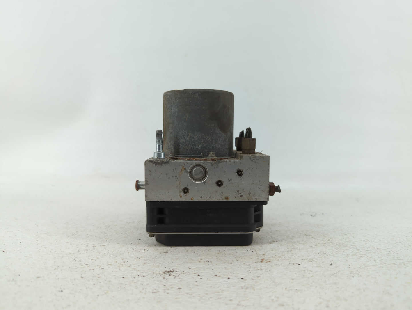 2010 Nissan Altima ABS Pump Control Module Replacement P/N:47660 ZX00A Fits OEM Used Auto Parts - Oemusedautoparts1.com