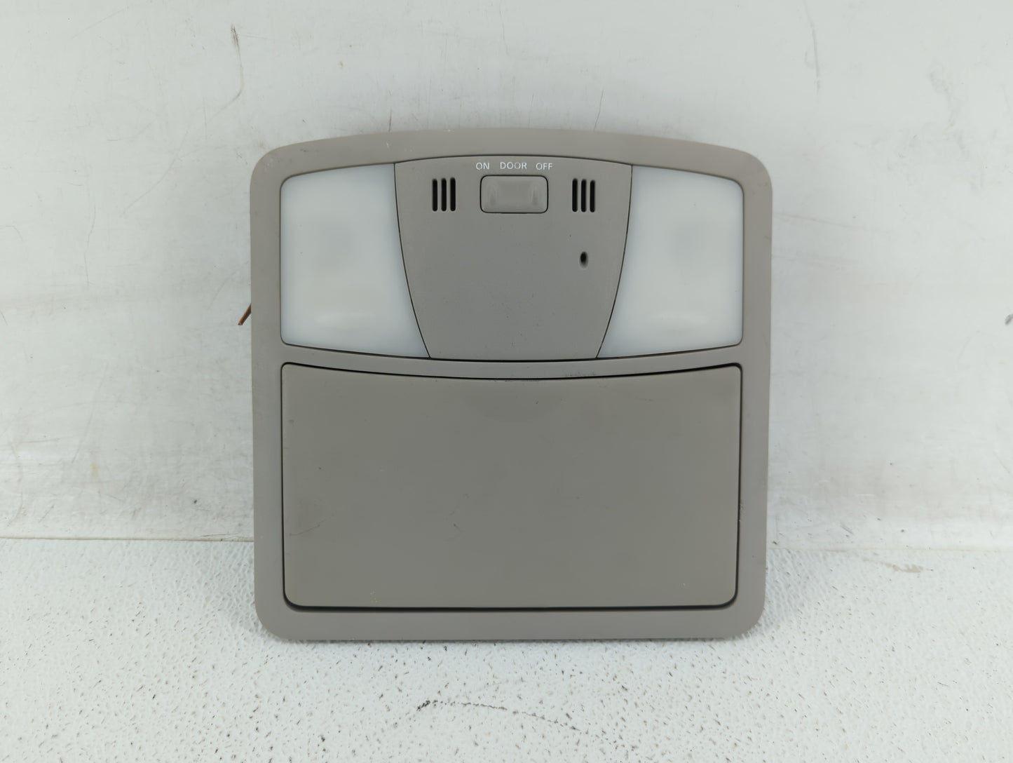 2010 Nissan Altima Overhead Roof Console Grey - Oemusedautoparts1.com