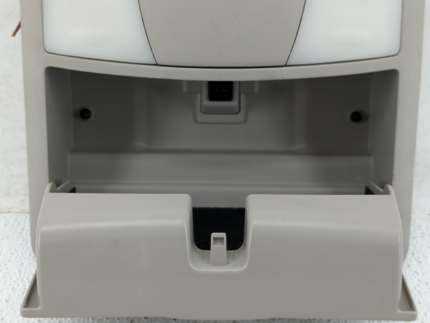 2010 Nissan Altima Overhead Roof Console Grey - Oemusedautoparts1.com