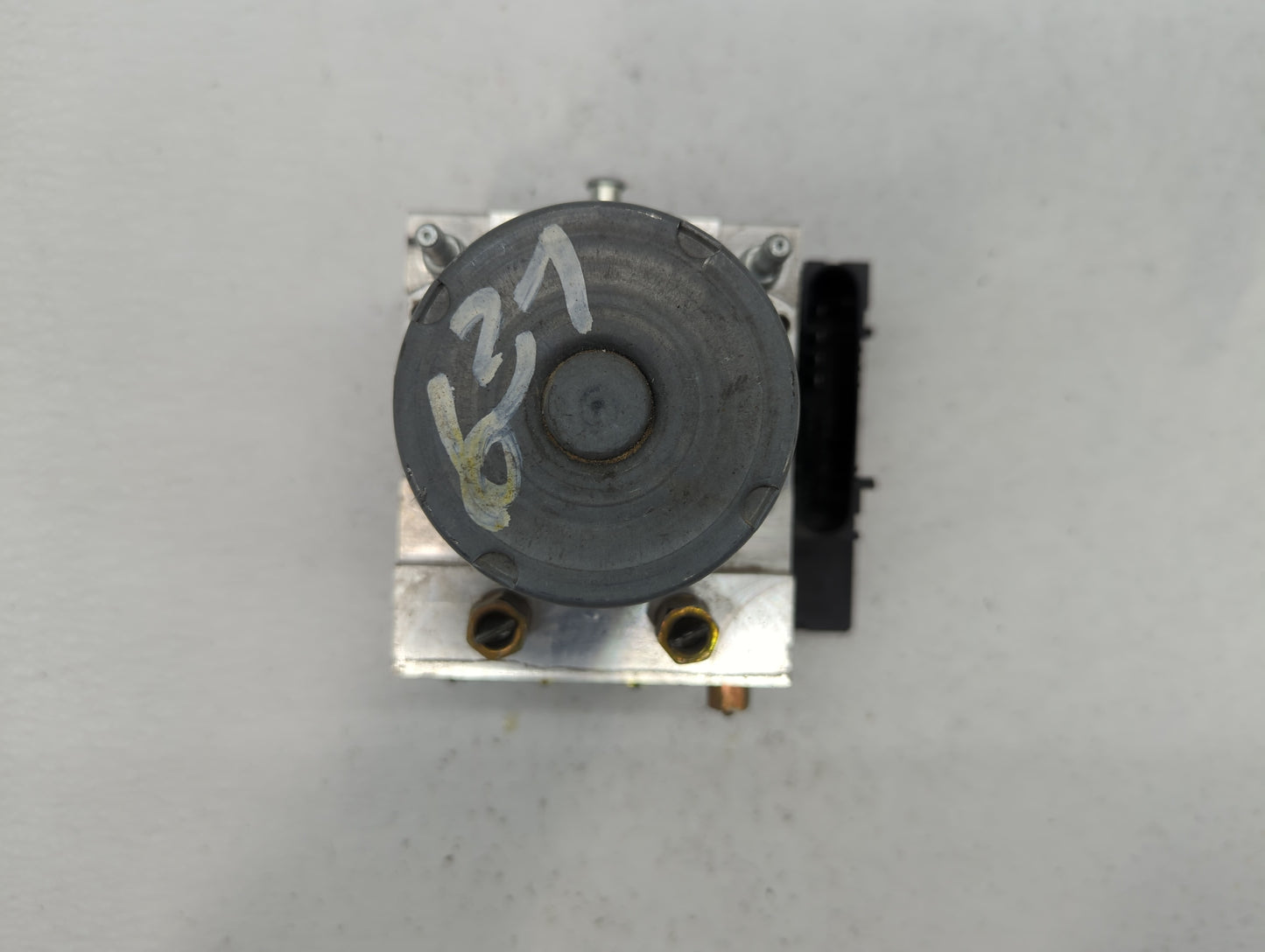 2010 Nissan Altima ABS Pump Control Module Replacement P/N:47660 ZX00A Fits OEM Used Auto Parts - Oemusedautoparts1.com