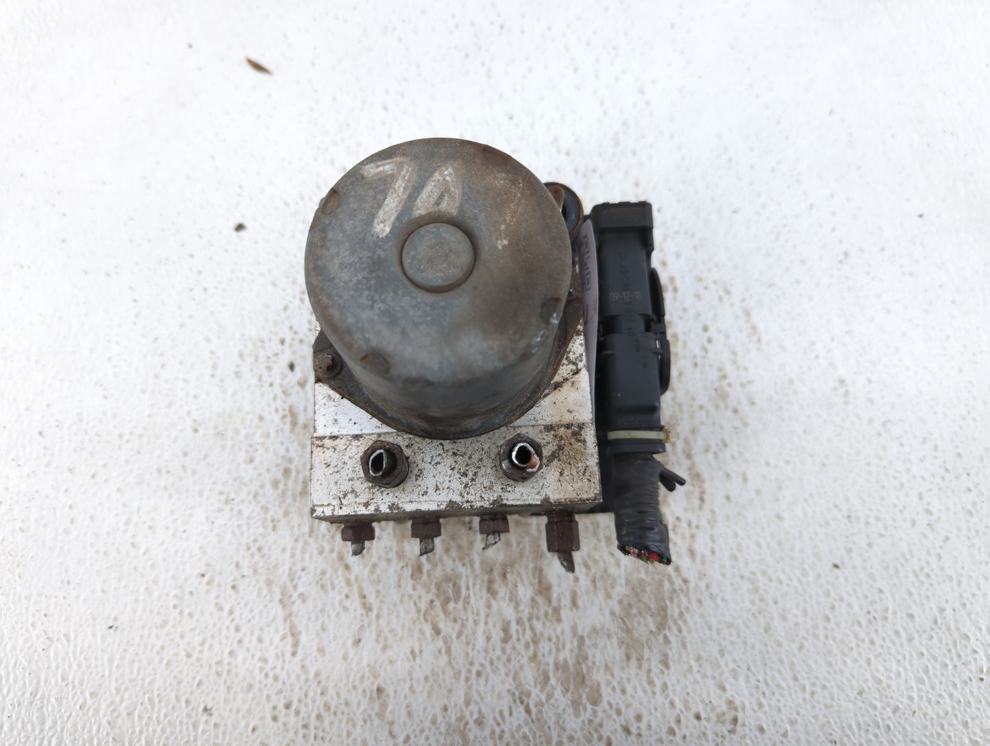 2010 Nissan Altima ABS Pump Control Module Replacement P/N:47660 ZX00A Fits OEM Used Auto Parts - Oemusedautoparts1.com