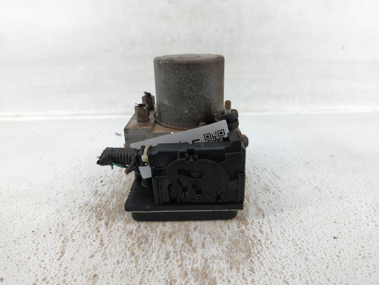 2010 Nissan Altima ABS Pump Control Module Replacement P/N:47660 ZX00A Fits OEM Used Auto Parts - Oemusedautoparts1.com