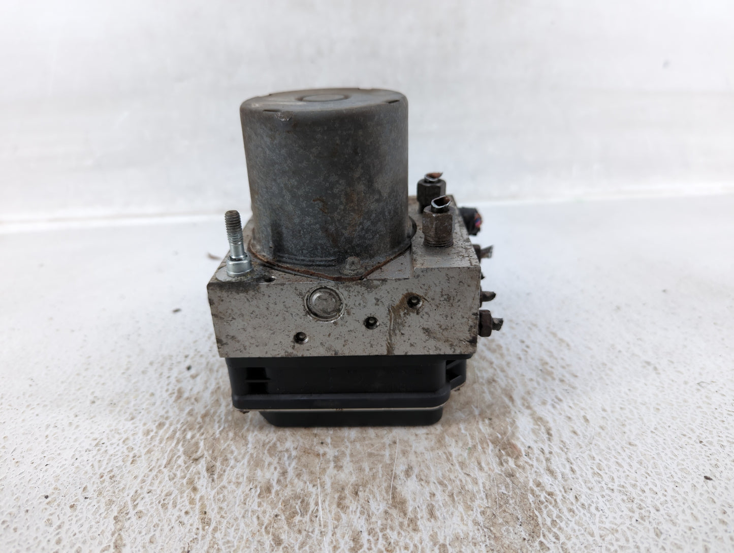 2010 Nissan Altima ABS Pump Control Module Replacement P/N:47660 ZX00A Fits OEM Used Auto Parts - Oemusedautoparts1.com