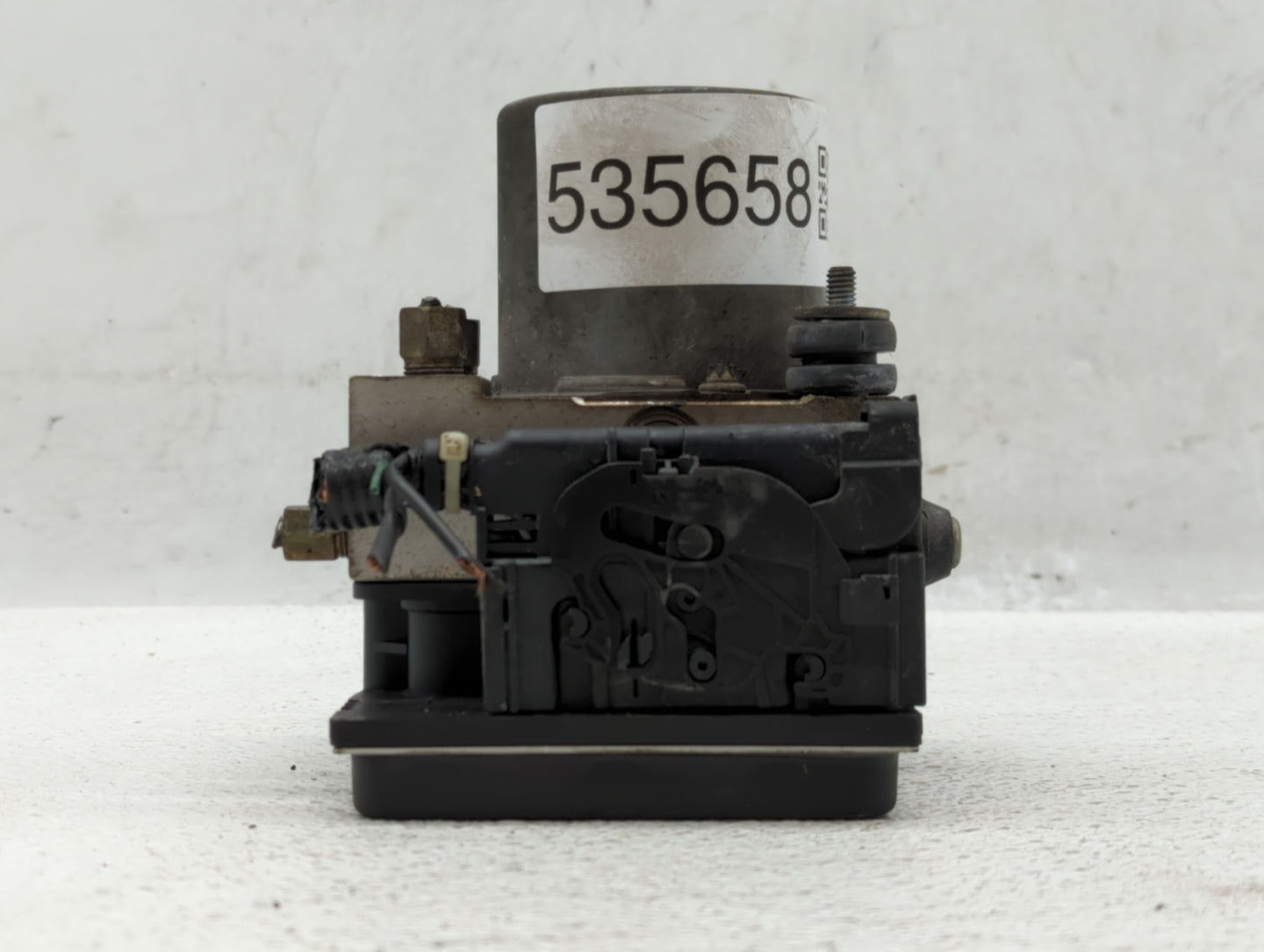 2010 Nissan Altima ABS Pump Control Module Replacement P/N:47660 ZX00A Fits OEM Used Auto Parts - Oemusedautoparts1.com
