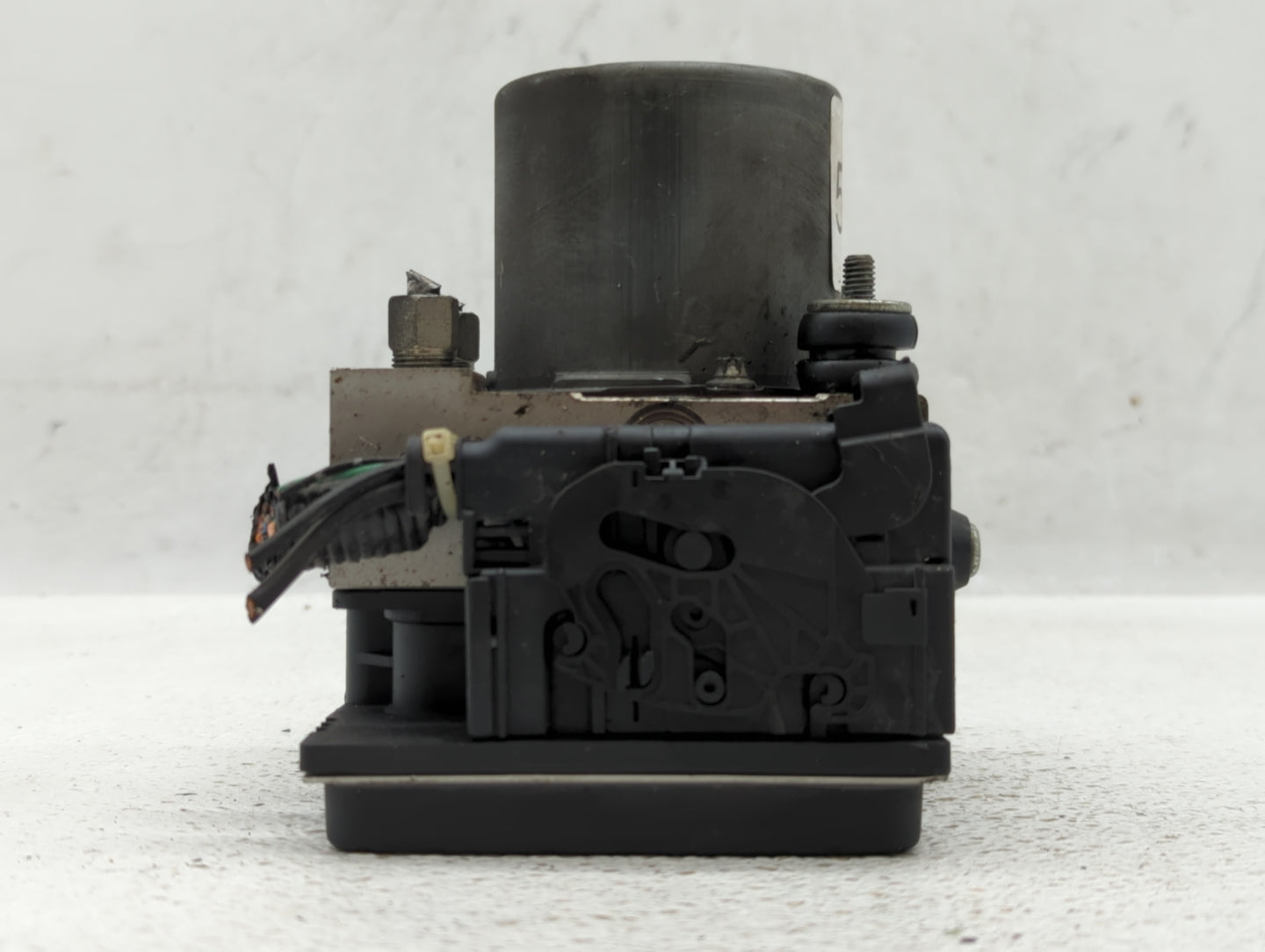 2010 Nissan Altima ABS Pump Control Module Replacement P/N:47660 ZX00A Fits OEM Used Auto Parts - Oemusedautoparts1.com