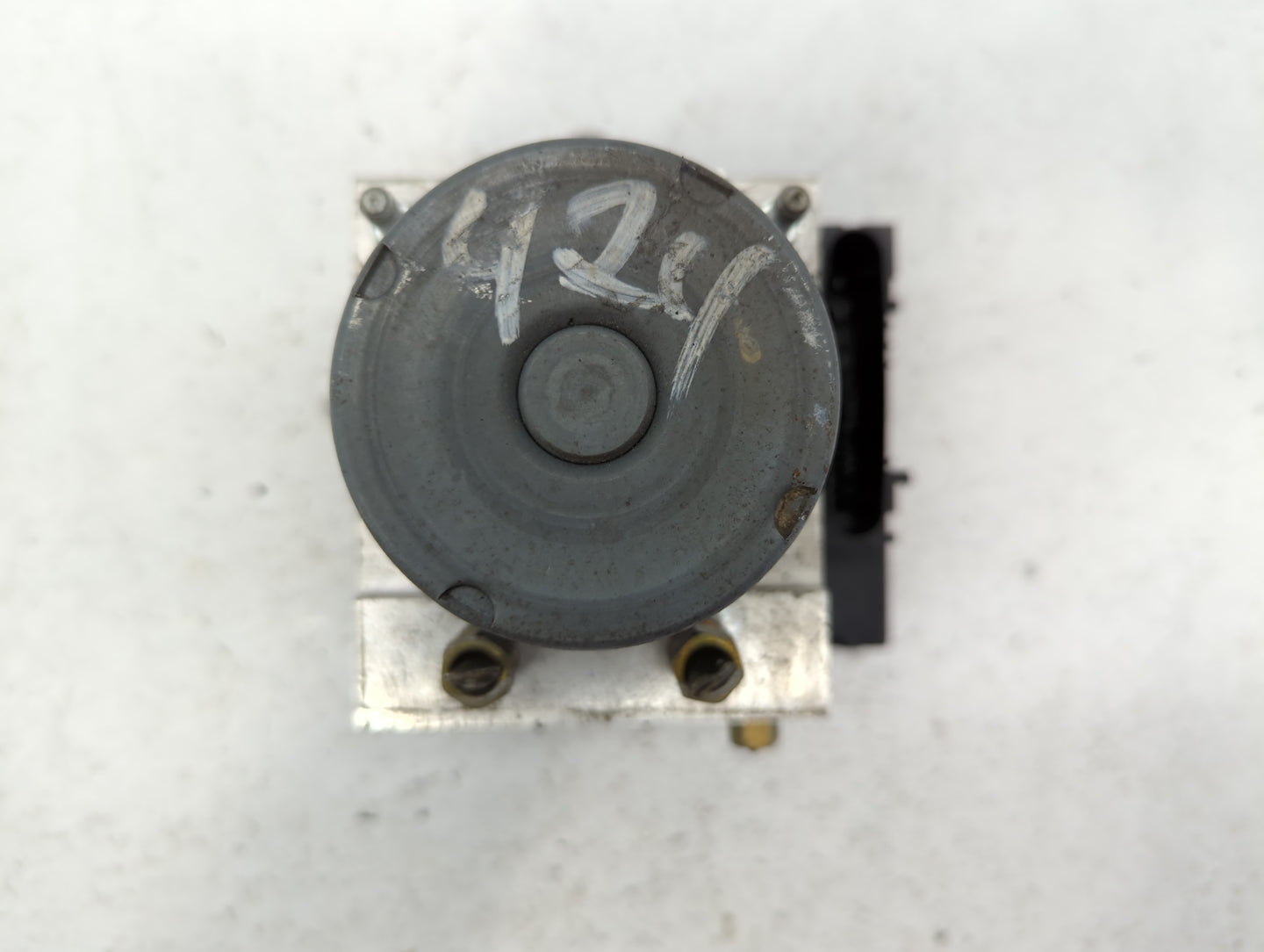 2010 Nissan Altima ABS Pump Control Module Replacement P/N:47660 ZX00A Fits OEM Used Auto Parts - Oemusedautoparts1.com