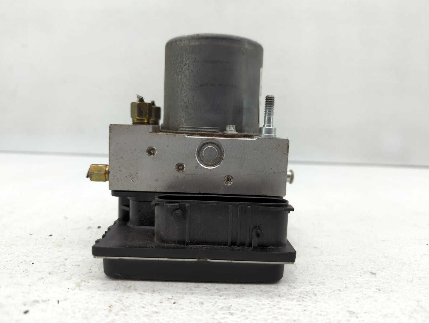 2010 Nissan Altima ABS Pump Control Module Replacement P/N:47660 ZX00A Fits OEM Used Auto Parts - Oemusedautoparts1.com
