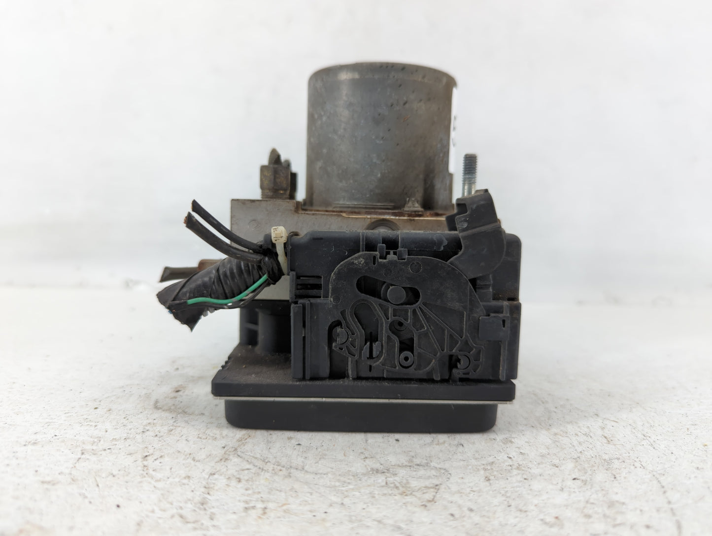 2010 Nissan Altima ABS Pump Control Module Replacement P/N:47660 ZX00A Fits OEM Used Auto Parts - Oemusedautoparts1.com