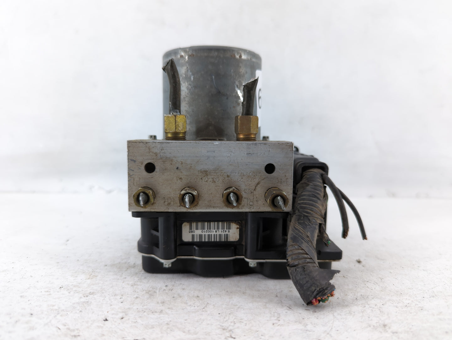 2010 Nissan Altima ABS Pump Control Module Replacement P/N:47660 ZX00A Fits OEM Used Auto Parts - Oemusedautoparts1.com