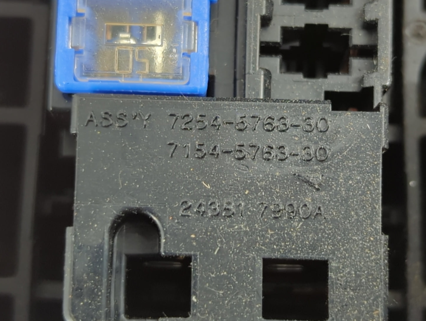 2008-2010 Nissan Altima Fusebox Fuse Box Panel Relay Module P/N:7154-5763-30 7254-5763-30 Fits Fits 2008 2009 2010 OEM Used 