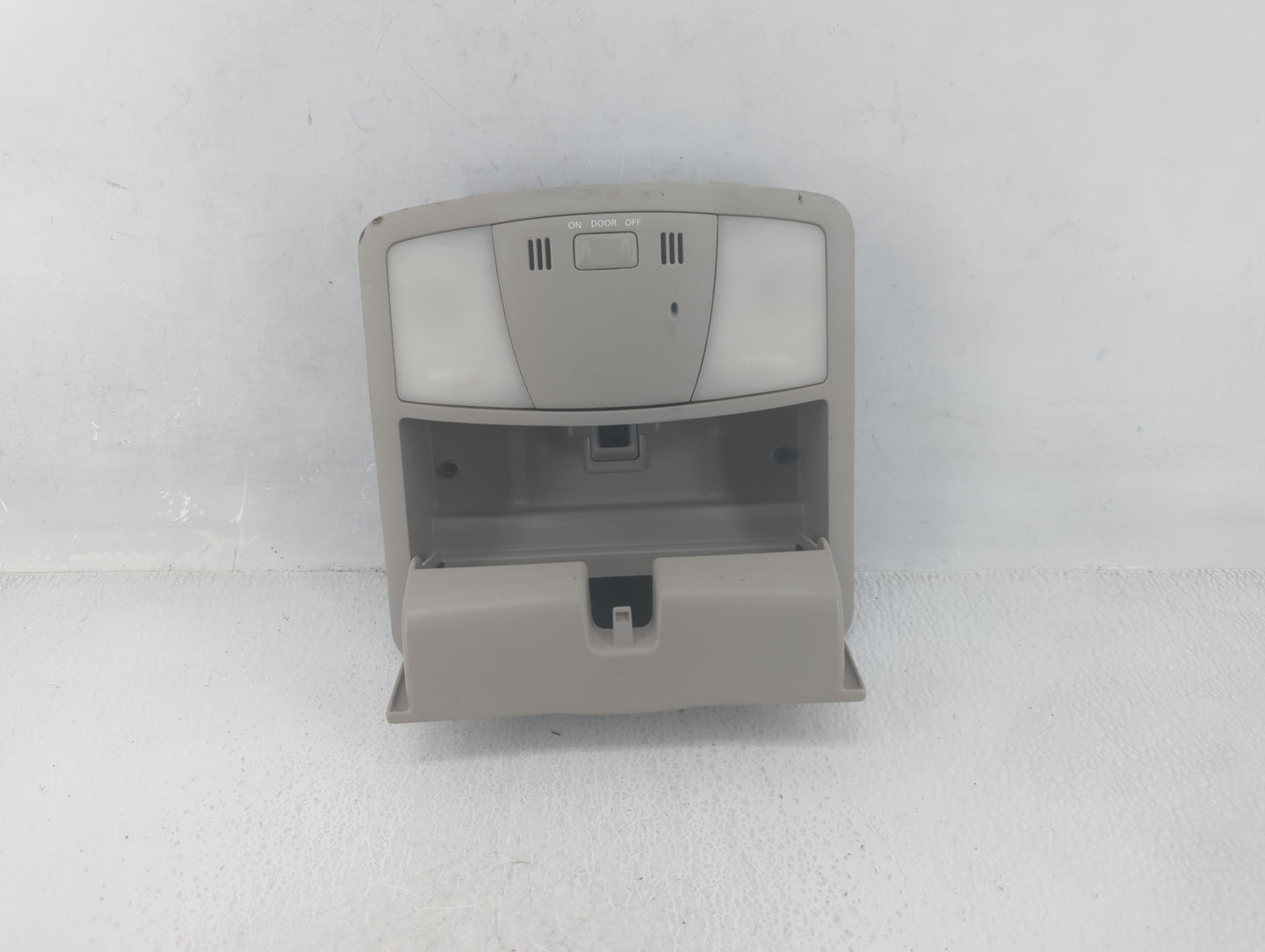 2010-2012 Nissan Altima Overhead Roof Console 608554 - Oemusedautoparts1.com