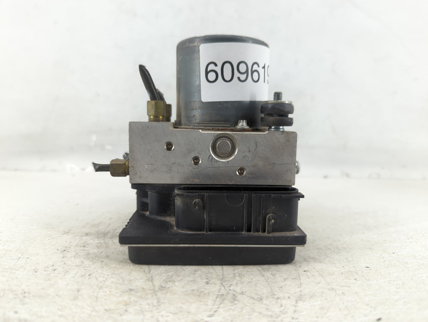 2010 Nissan Altima ABS Pump Control Module Replacement P/N:47660 ZX10A Fits OEM Used Auto Parts - Oemusedautoparts1.com