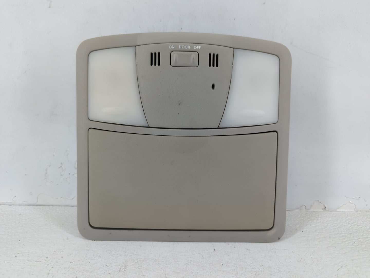 2010 Nissan Altima Overhead Roof Console - Oemusedautoparts1.com