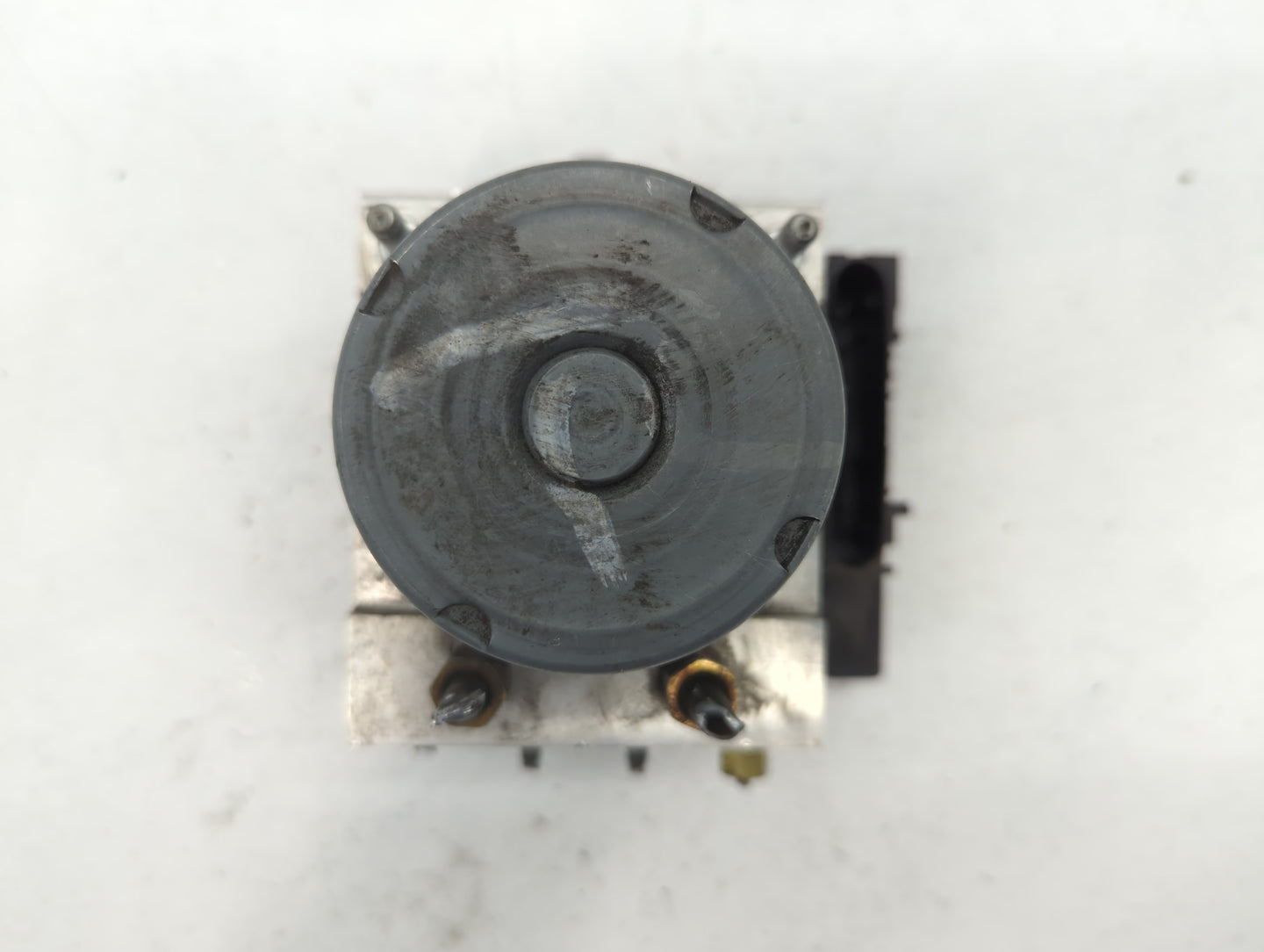 2010 Nissan Altima ABS Pump Control Module Replacement P/N:00 47660 ZX10A 0 265 230 665 Fits OEM Used Auto Parts - Oemusedau