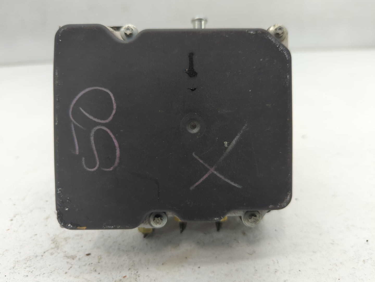 2010 Nissan Altima ABS Pump Control Module Replacement P/N:00 47660 ZX10A 0 265 230 665 Fits OEM Used Auto Parts - Oemusedau