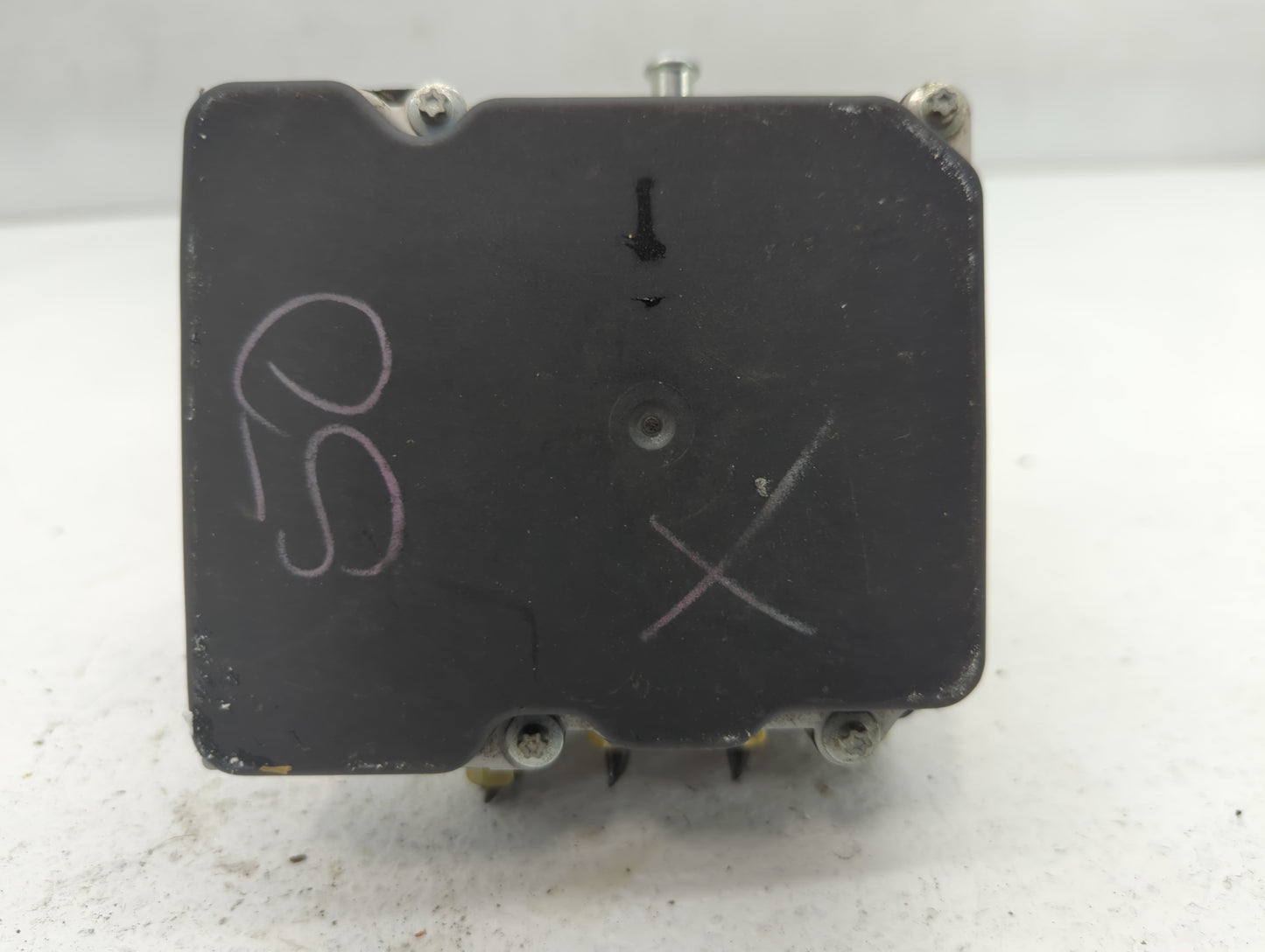 2010 Nissan Altima ABS Pump Control Module Replacement P/N:00 47660 ZX10A 0 265 230 665 Fits OEM Used Auto Parts - Oemusedau