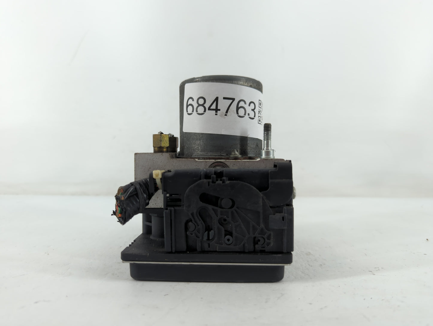 2010 Nissan Altima ABS Pump Control Module Replacement P/N:47660 ZX00A Fits OEM Used Auto Parts - Oemusedautoparts1.com