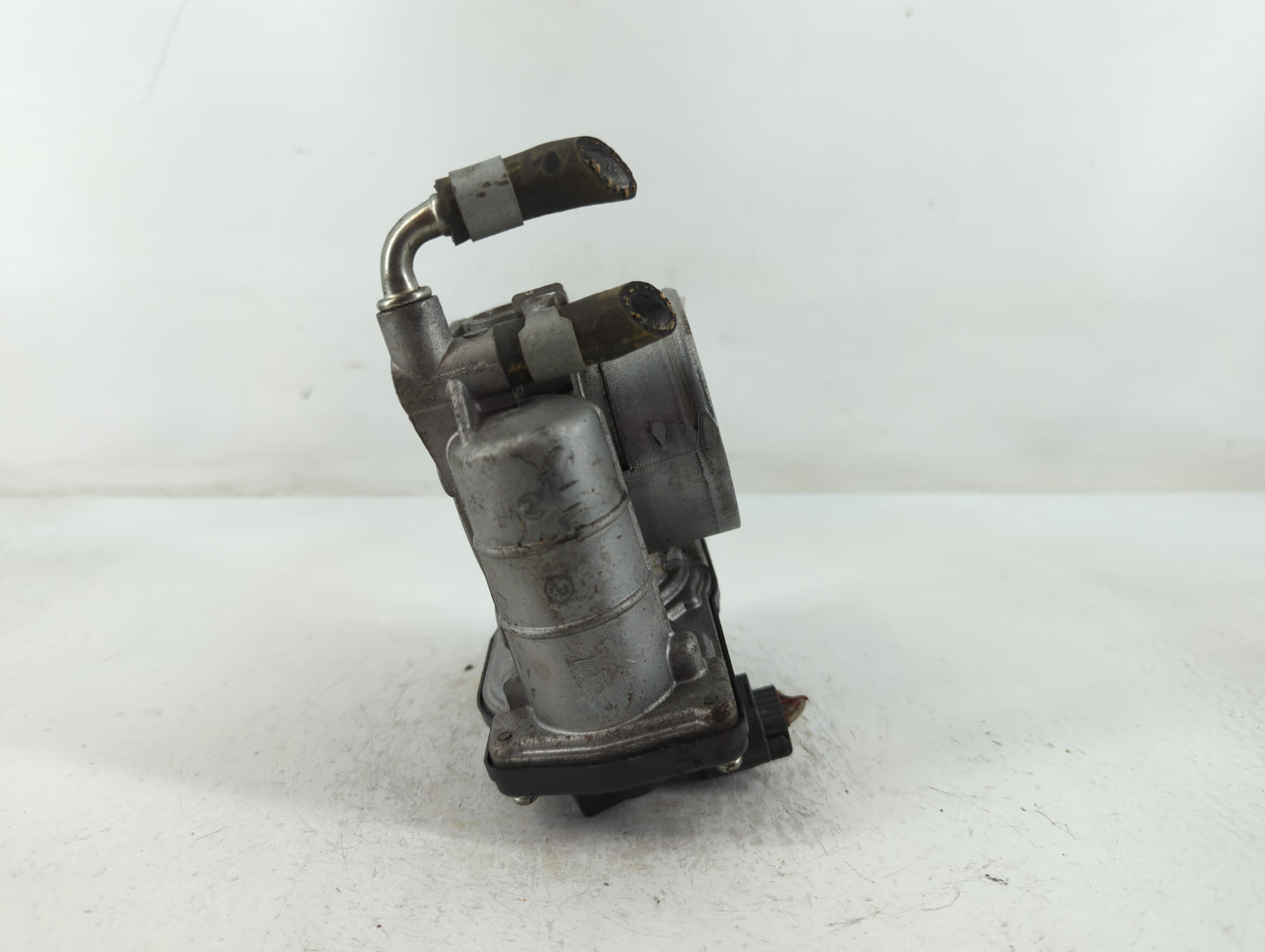 2007-2013 Nissan Altima Throttle Body P/N:G 0421 3 526-01 Fits Fits 2007 2008 2009 2010 2011 2012 2013 OEM Used Auto Parts -