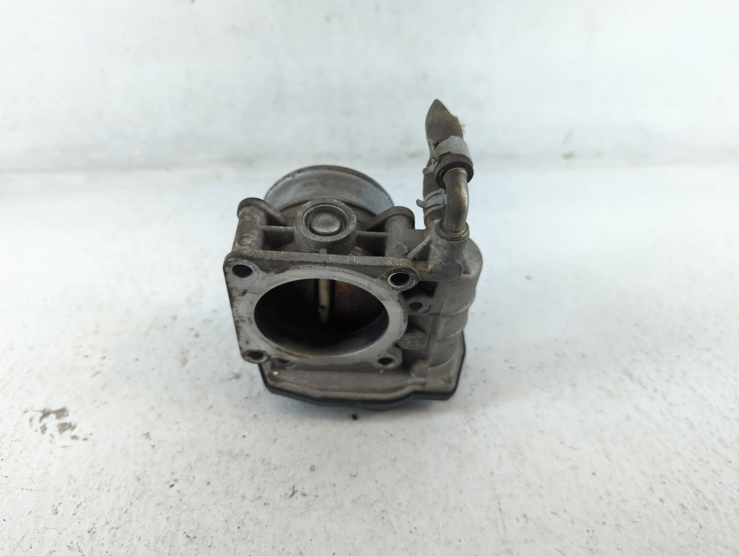 2007-2013 Nissan Altima Throttle Body P/N:RME60-15 Fits Fits 2007 2008 2009 2010 2011 2012 2013 OEM Used Auto Parts - Oemuse