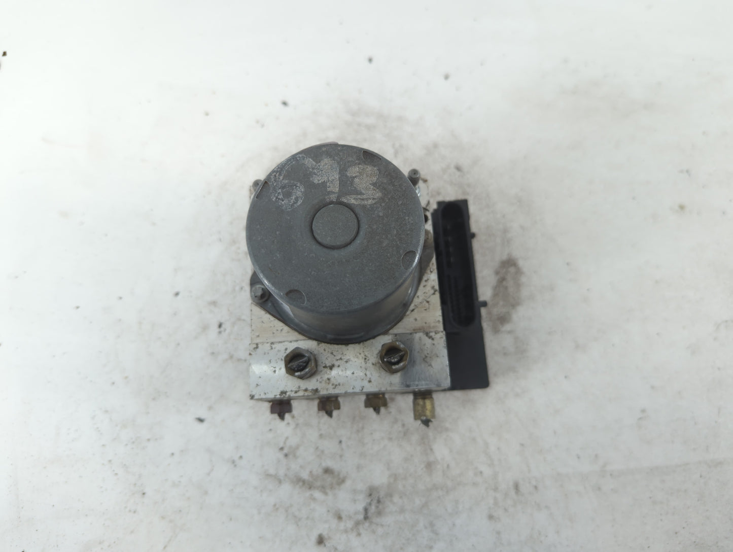 2010 Nissan Altima ABS Pump Control Module Replacement P/N:47660 ZX00A Fits OEM Used Auto Parts - Oemusedautoparts1.com