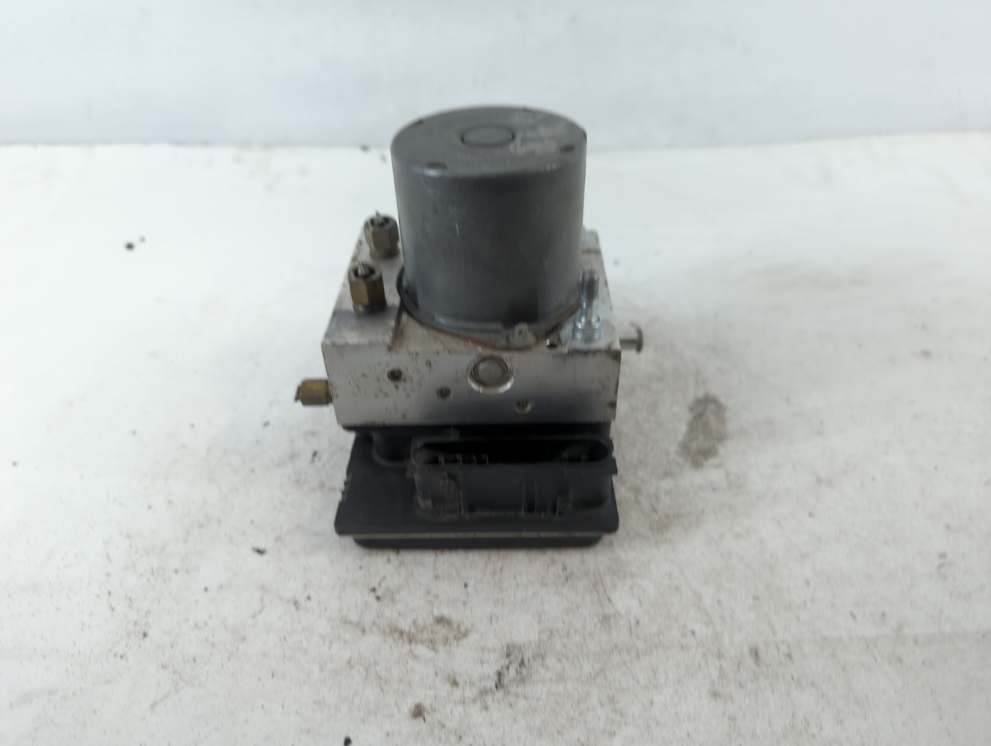 2010 Nissan Altima ABS Pump Control Module Replacement P/N:47660 ZX00A Fits OEM Used Auto Parts - Oemusedautoparts1.com