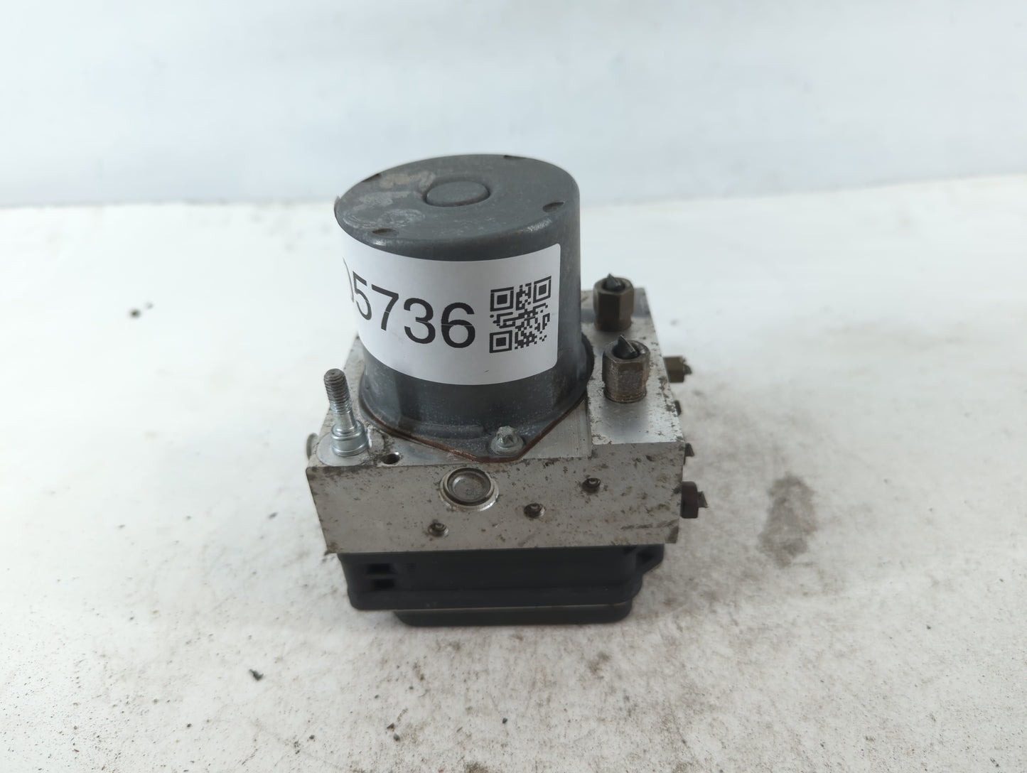 2010 Nissan Altima ABS Pump Control Module Replacement P/N:47660 ZX00A Fits OEM Used Auto Parts - Oemusedautoparts1.com