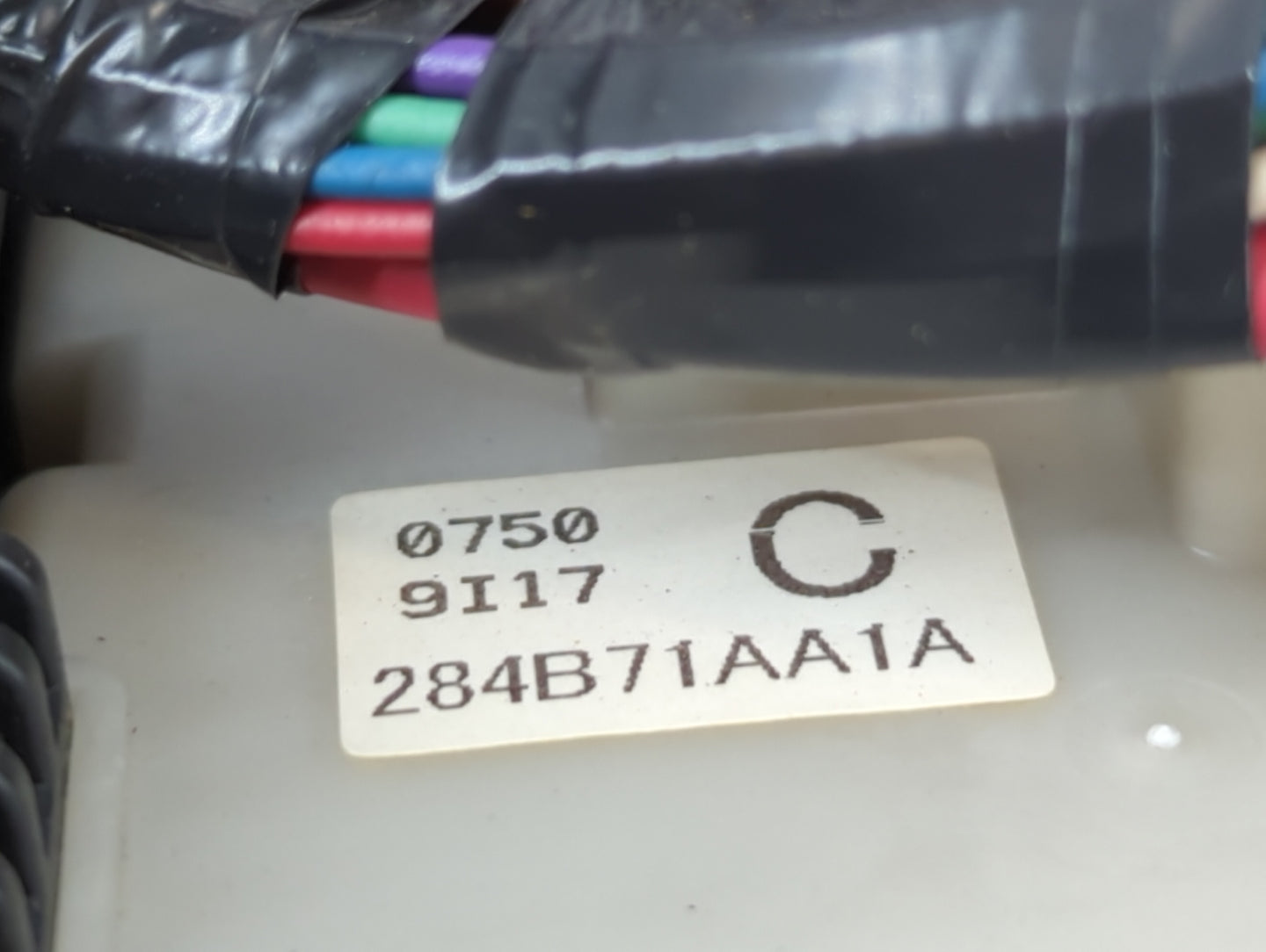 2008-2010 Nissan Altima Fusebox Fuse Box Panel Relay Module P/N:284B71 71AA1A 0750 9I17 Fits Fits 2008 2009 2010 OEM Used Au