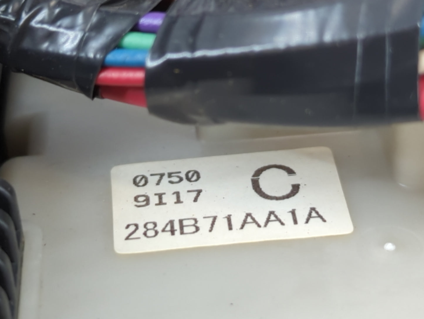 2008-2010 Nissan Altima Fusebox Fuse Box Panel Relay Module P/N:284B71 71AA1A 0750 9I17 Fits Fits 2008 2009 2010 OEM Used Au