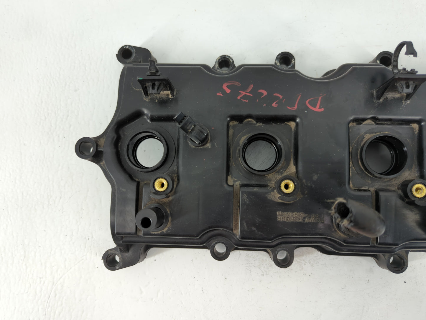 2010 Nissan Altima Driver Left Cylinder Head Valve Cover Fits OEM Used Auto Parts - Oemusedautoparts1.com