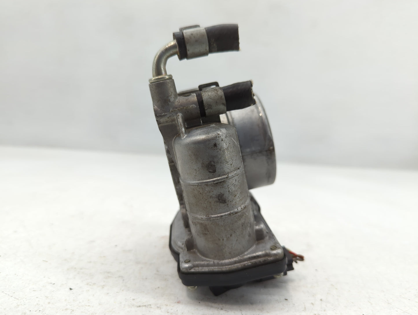 2007-2013 Nissan Altima Throttle Body P/N:G 8X06 1 526-01 Fits Fits 2007 2008 2009 2010 2011 2012 2013 OEM Used Auto Parts -