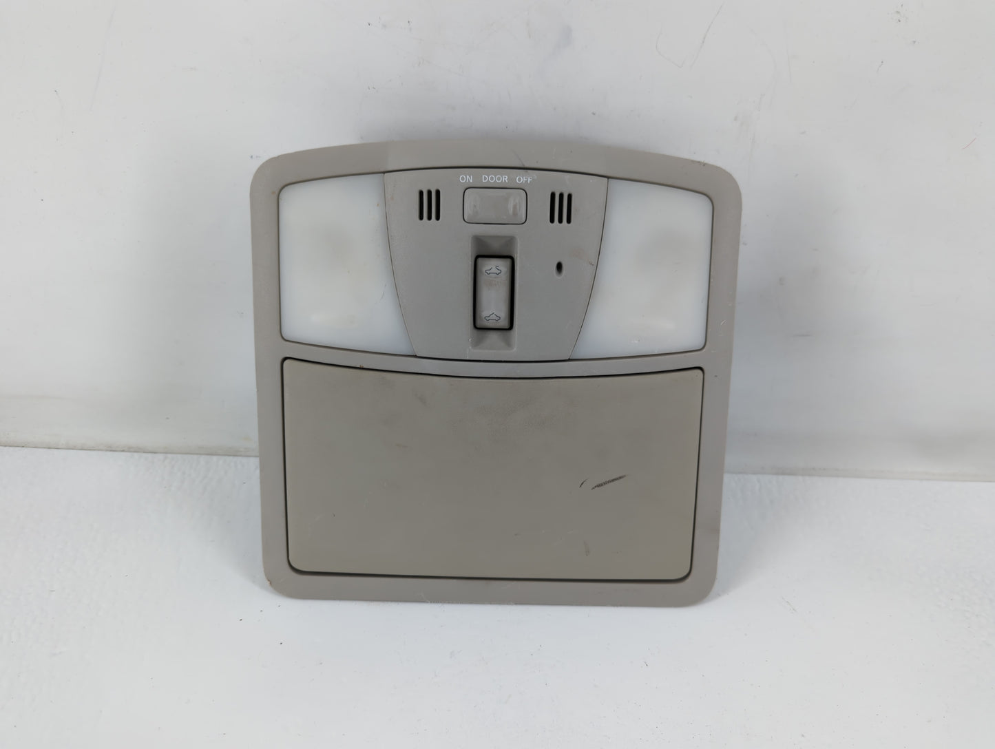 2010 Nissan Altima Overhead Roof Console - Oemusedautoparts1.com