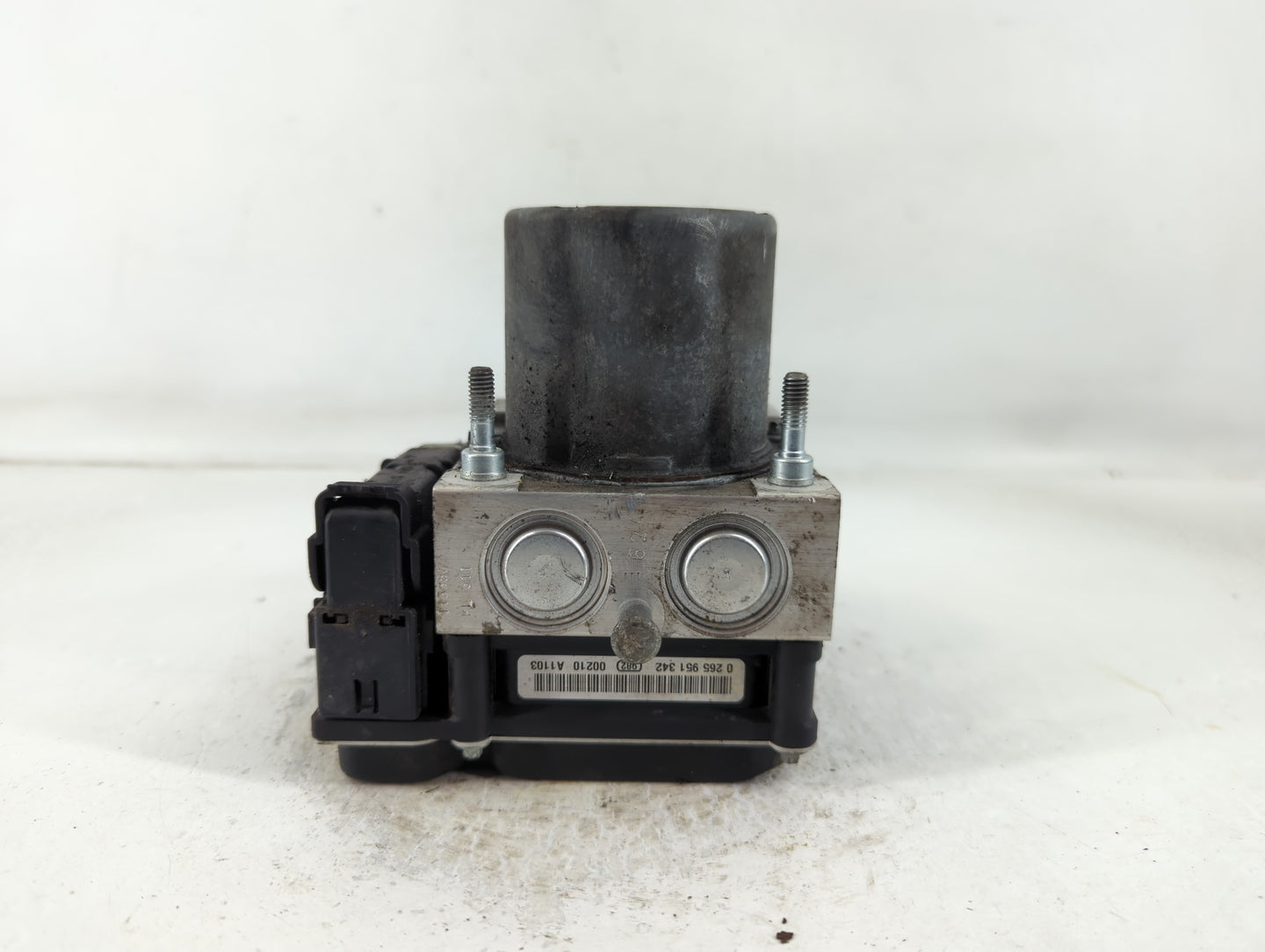 2010 Nissan Altima ABS Pump Control Module Replacement P/N:47660 ZX00A Fits OEM Used Auto Parts - Oemusedautoparts1.com