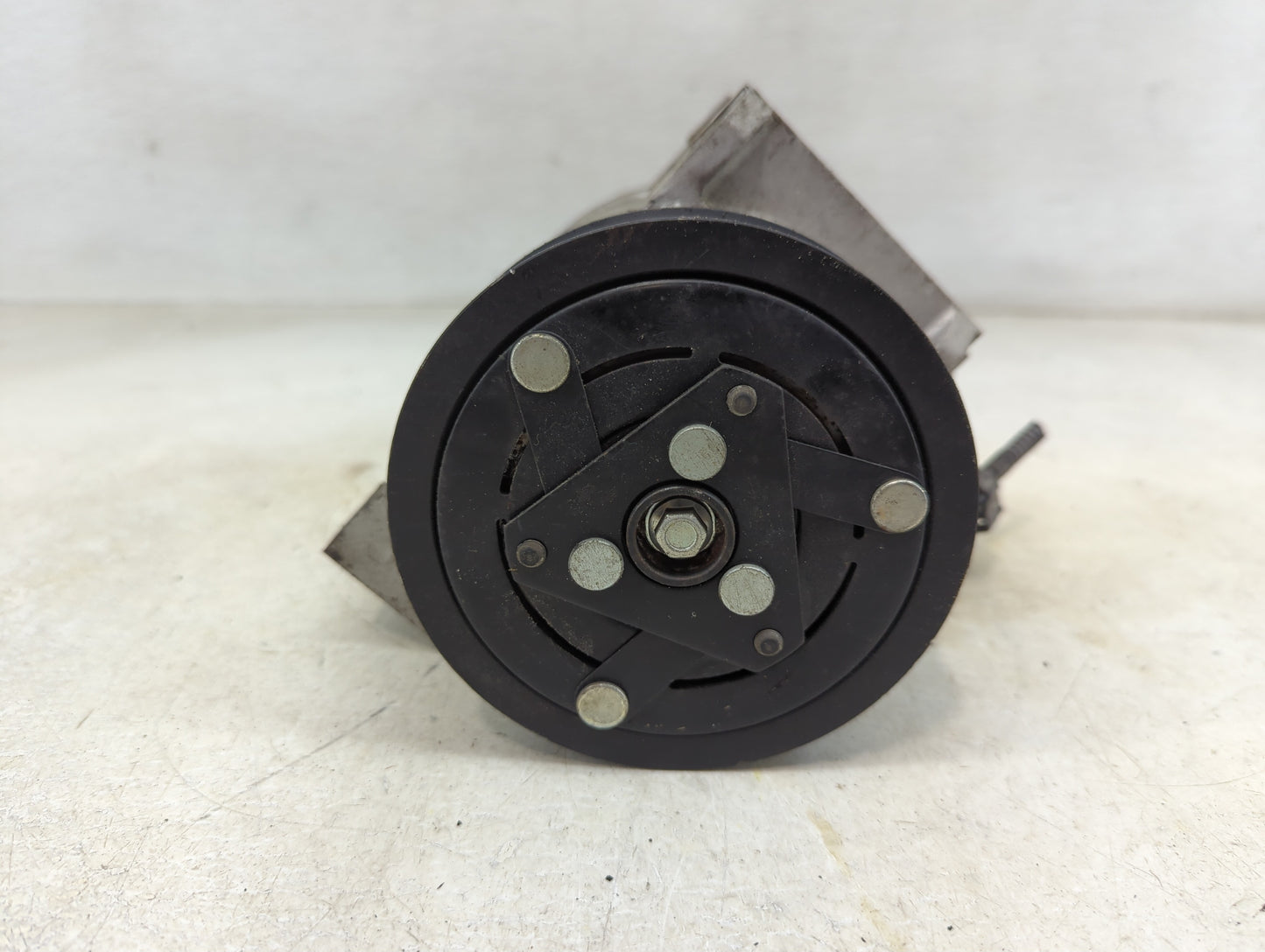 2007-2013 Nissan Altima Air Conditioning A/c Ac Compressor Oem - Oemusedautoparts1.com
