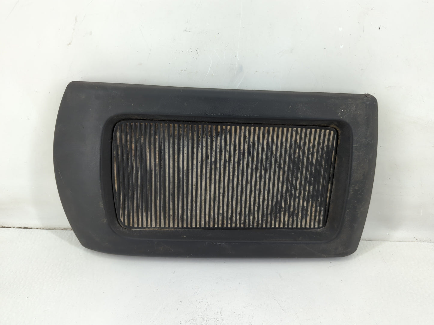 2010 Nissan Armada Center Console Armrest Cover Lid P/N:ASX-095074-BC Fits OEM Used Auto Parts - Oemusedautoparts1.com