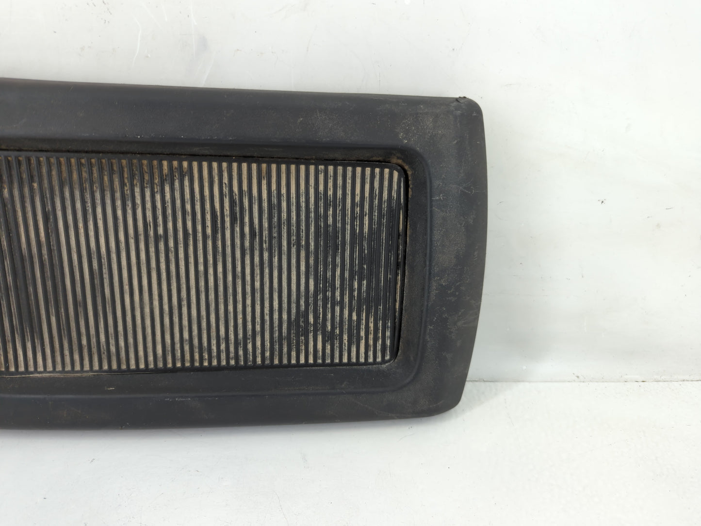 2010 Nissan Armada Center Console Armrest Cover Lid P/N:ASX-095074-BC Fits OEM Used Auto Parts - Oemusedautoparts1.com