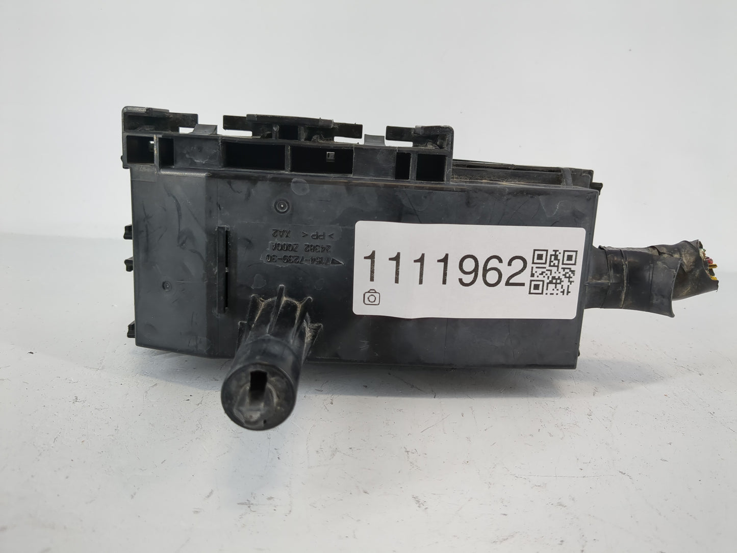 2008-2012 Nissan Armada Fusebox Fuse Box Panel Relay Module P/N:284B7 ZE03B Fits Fits 2008 2009 2010 2011 2012 OEM Used Auto