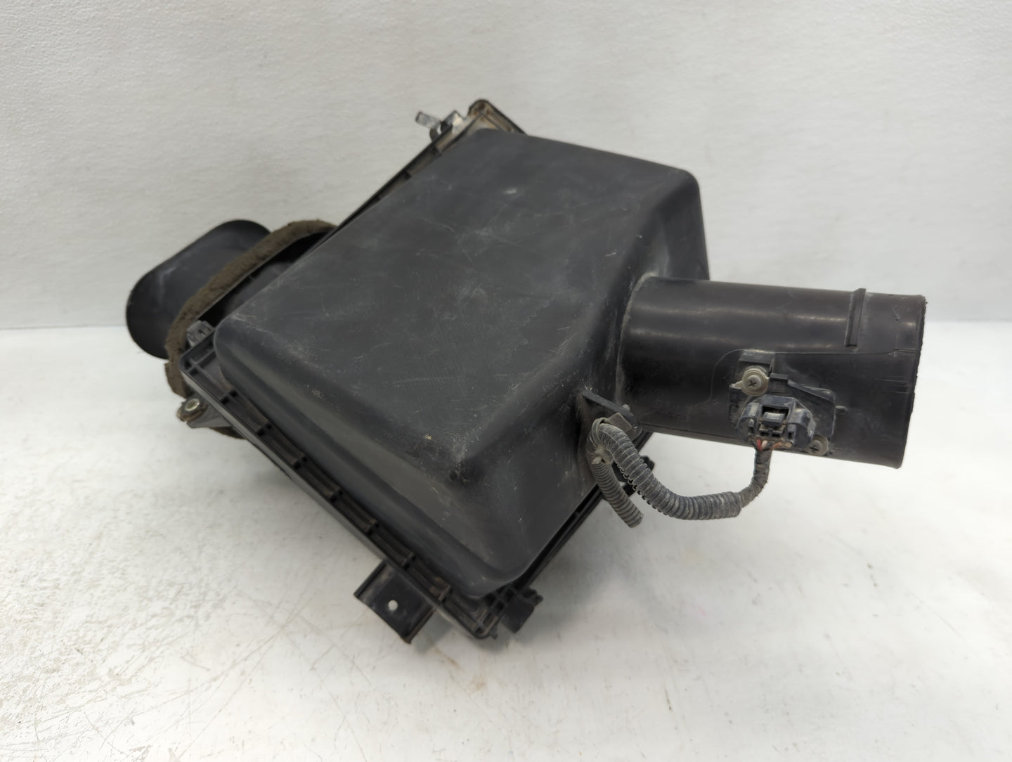 2007-2011 Nissan Armada Air Cleaner Intake-duct Hose Tube - Oemusedautoparts1.com