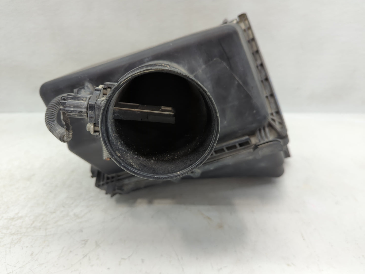 2007-2011 Nissan Armada Air Cleaner Intake-duct Hose Tube - Oemusedautoparts1.com