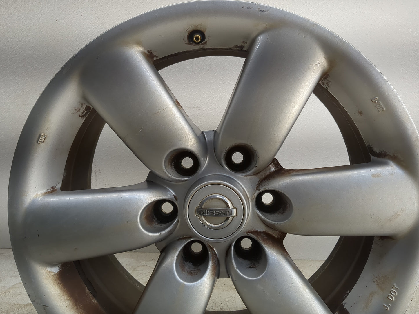 2008-2015 Nissan Armada Oem Wheel Rim 1275270 - Oemusedautoparts1.com