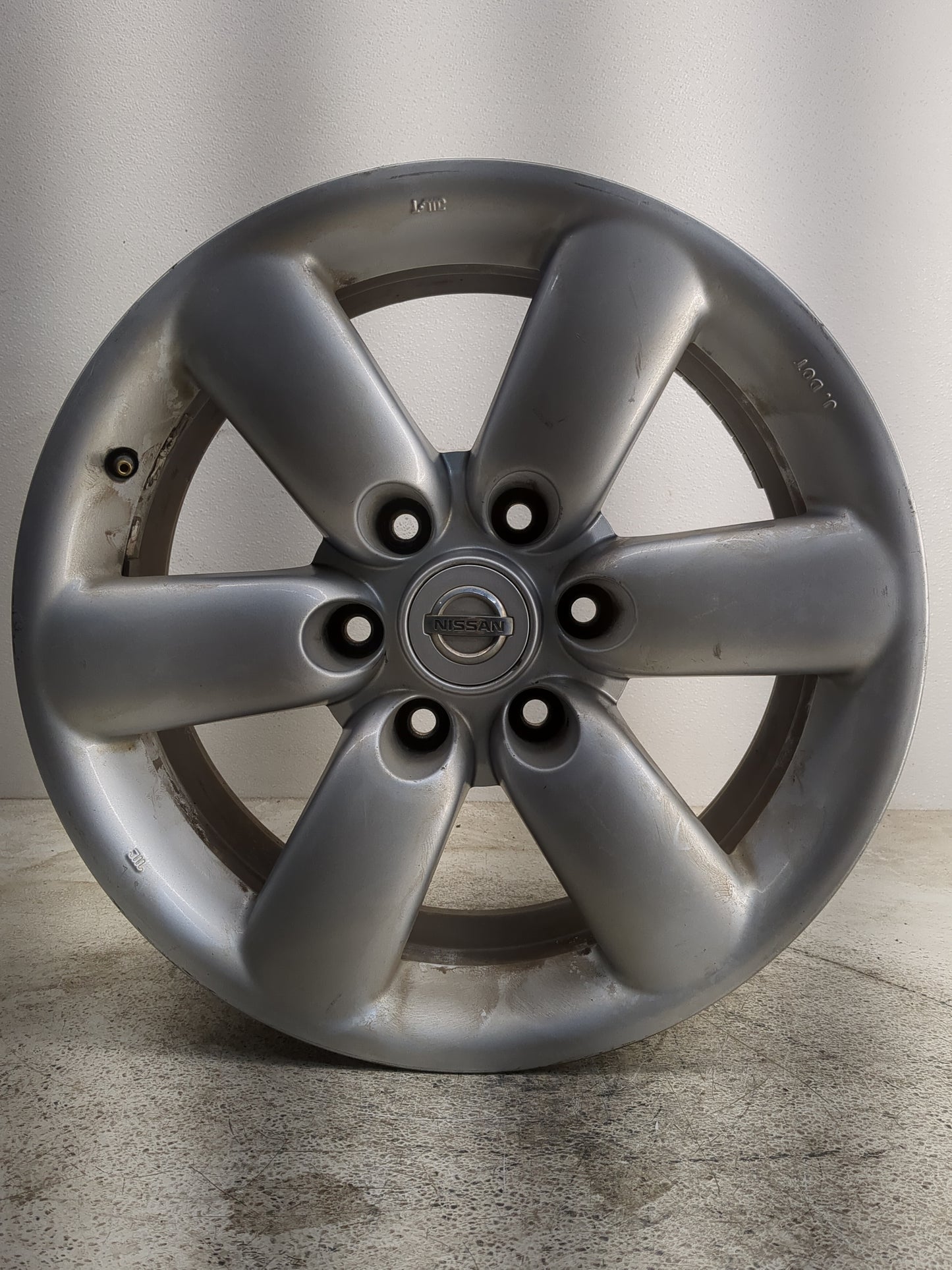 2008-2015 Nissan Armada Oem Wheel Rim - Oemusedautoparts1.com