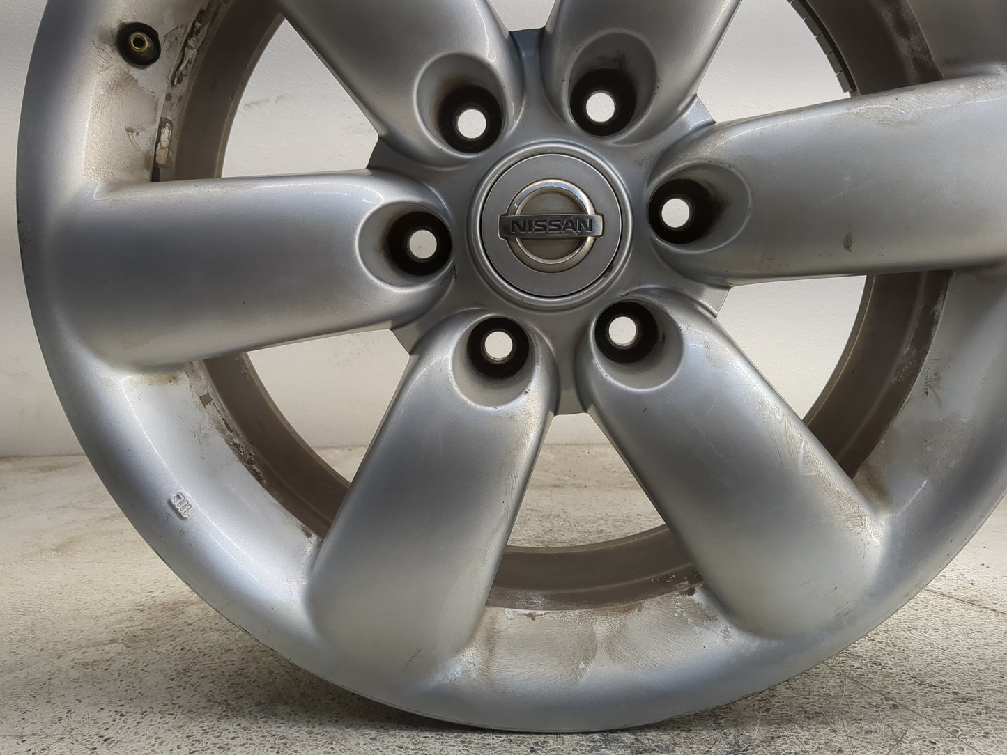 2008-2015 Nissan Armada Oem Wheel Rim 1275271 - Oemusedautoparts1.com