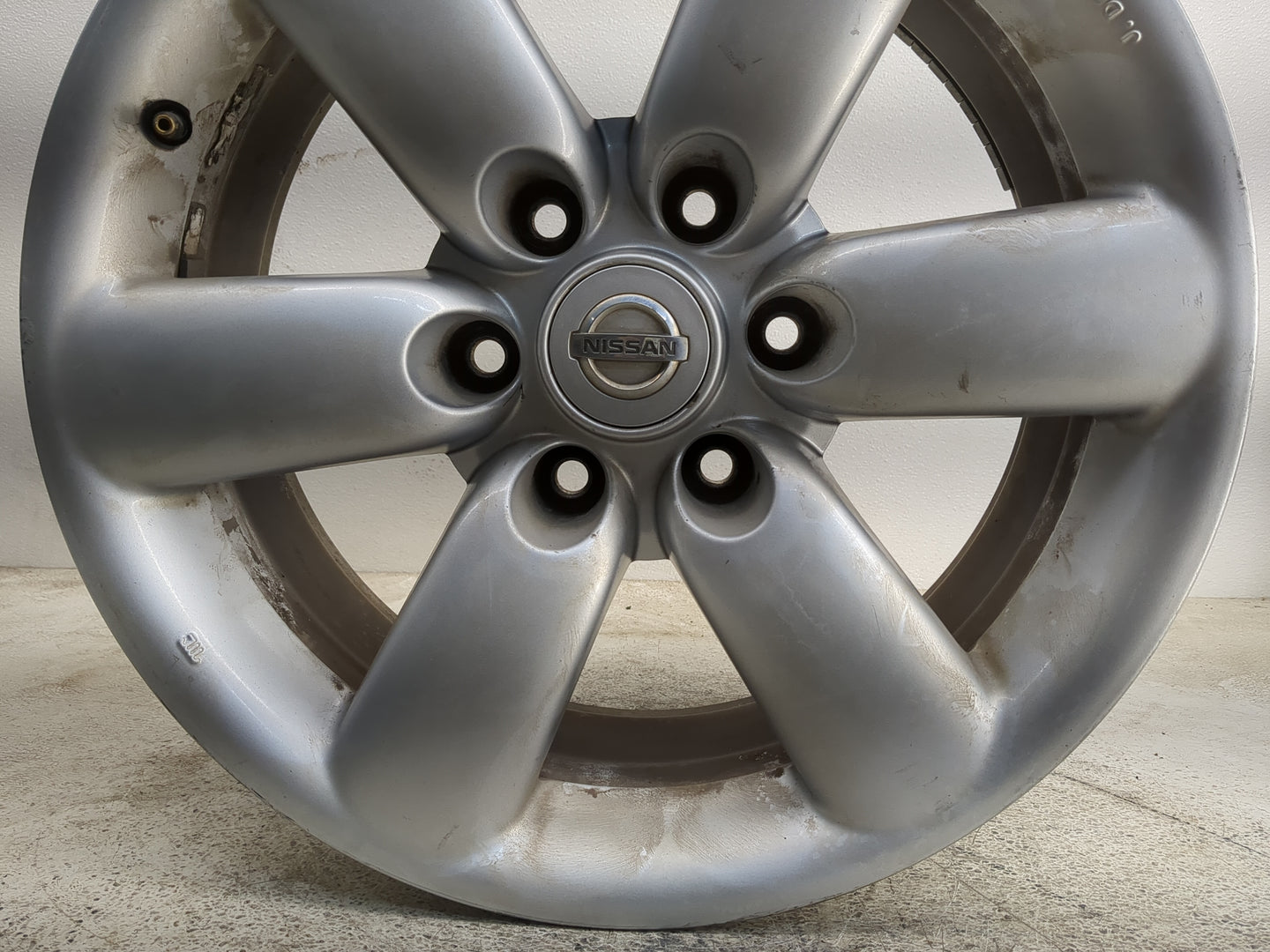 2008-2015 Nissan Armada Oem Wheel Rim 1275271 - Oemusedautoparts1.com